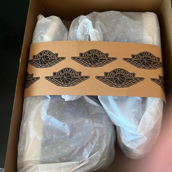 COPY - Jordan 1 Zoom / CMFT Have worn these three times. Men’s 9 / Women’s 10.5 - Picture 3 of 10